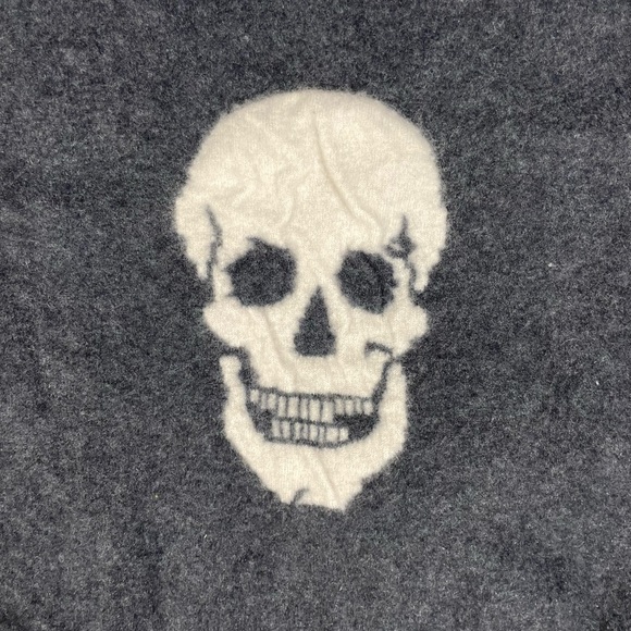 Skull Cashmere Sweater Womens Small Madison Cozy Soft Casual Grunge Goth Punk - Picture 6 of 8